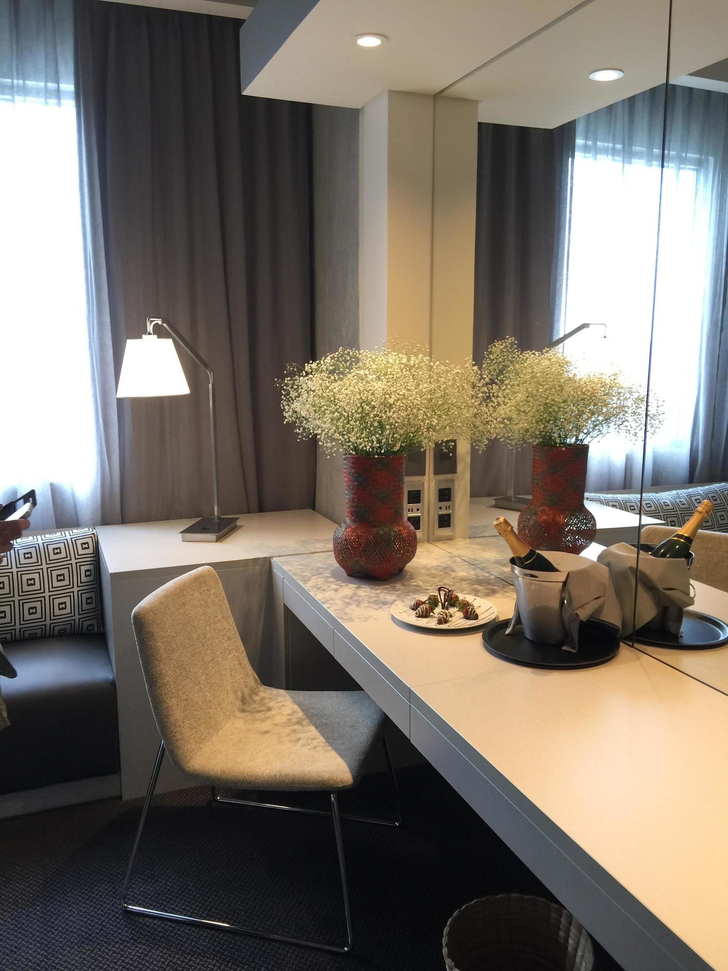 Movich Buro 51 Hotel Barranquilla  Ngoại thất bức ảnh A room at the Mandarin Oriental, Munich