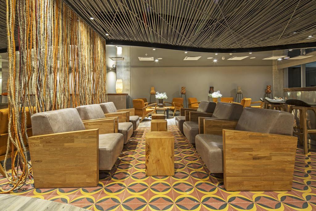 Movich Buro 51 Hotel Barranquilla  Ngoại thất bức ảnh The lounge at the airport