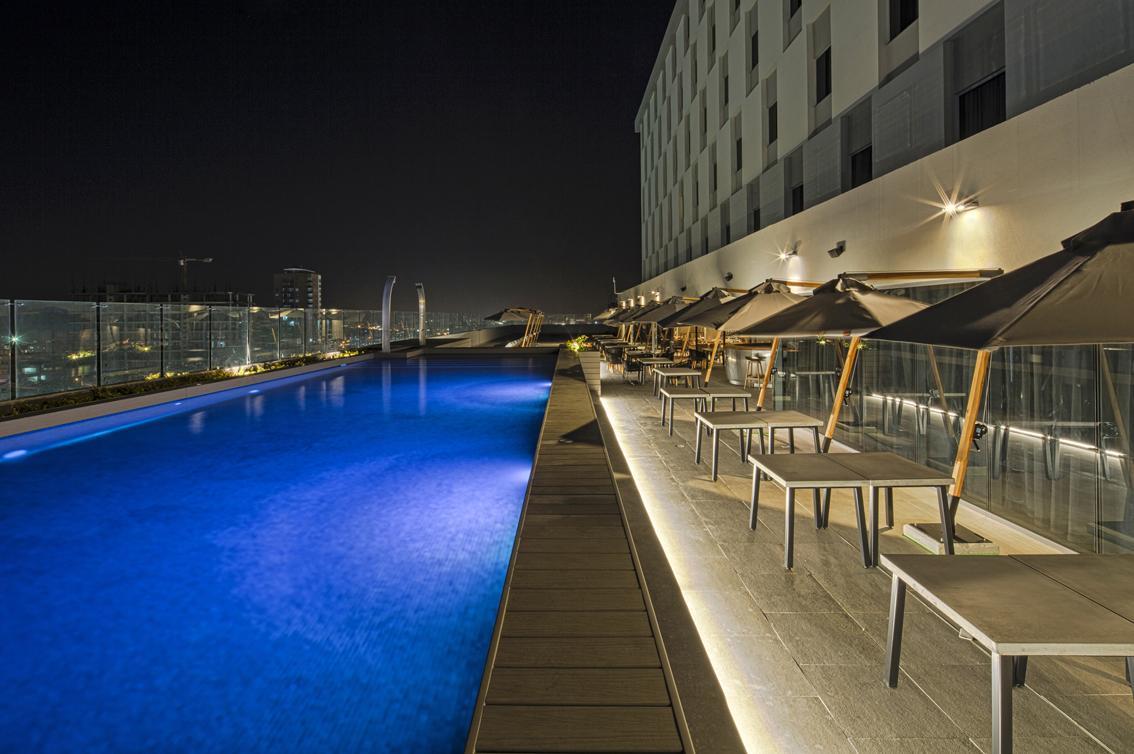 Movich Buro 51 Hotel Barranquilla  Ngoại thất bức ảnh The swimming pool at the hotel
